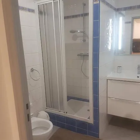 Appartement F2 A St Raphael ,2 Minutes A Pied De La Plage. *